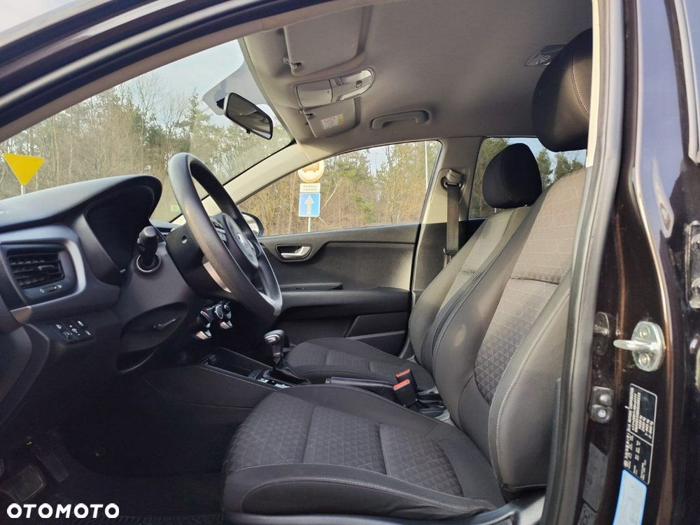 Kia Rio - 11
