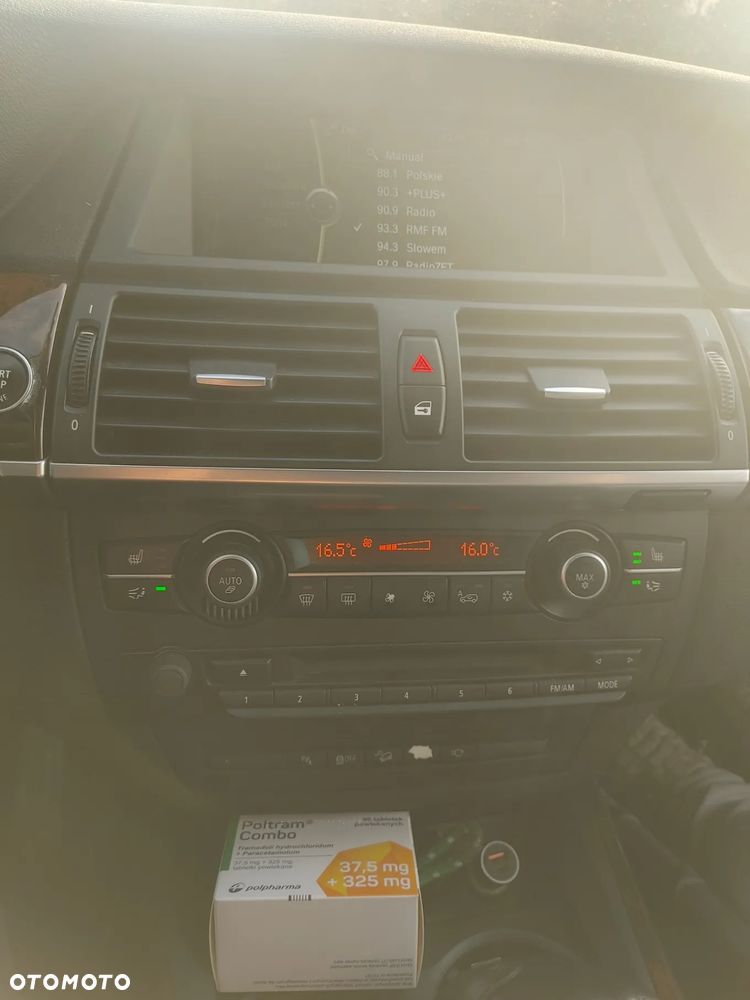 BMW X5 xDrive35i Edition Exclusive - 11