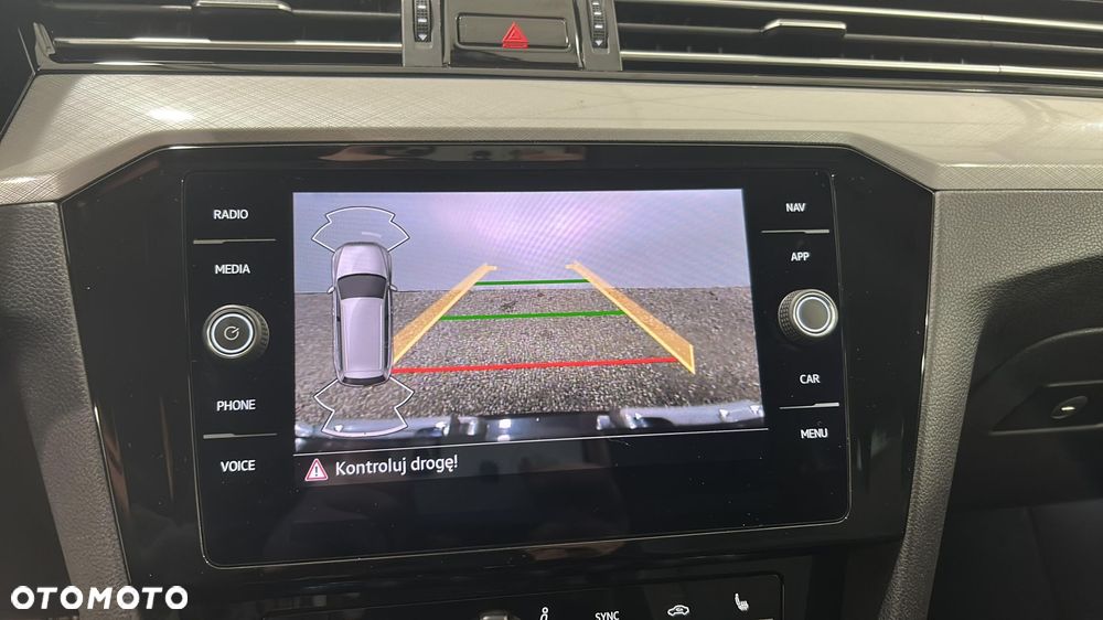 Volkswagen Passat - 21