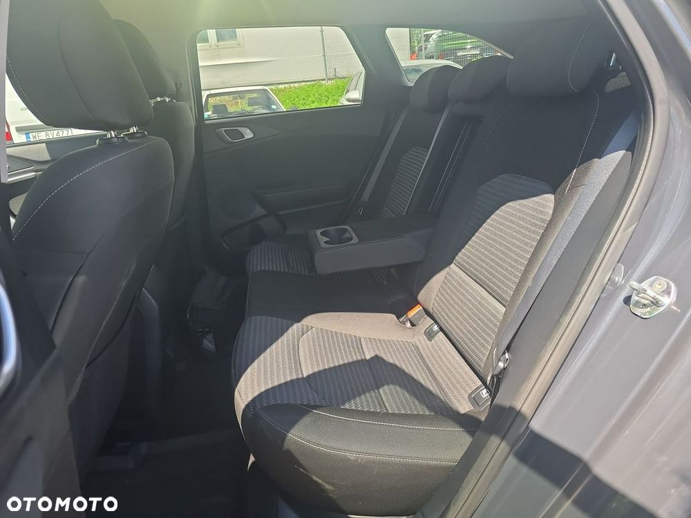 Kia Ceed - 16