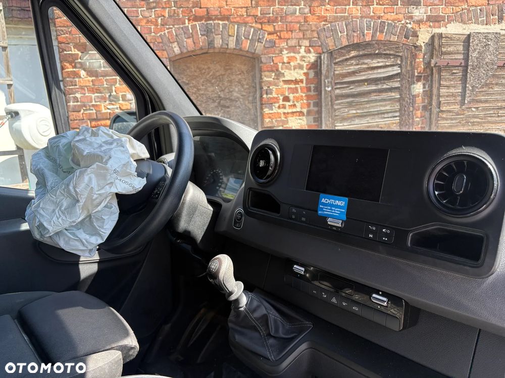 Mercedes-Benz Sprinter - 21