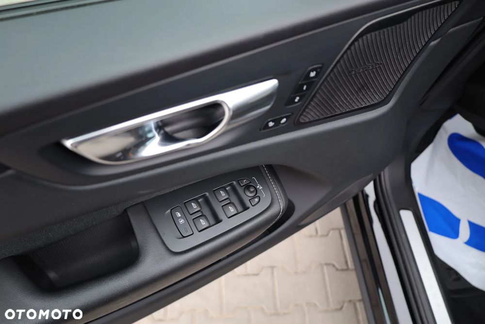 Volvo XC 60 T8 AWD Polestar Engineered - 15