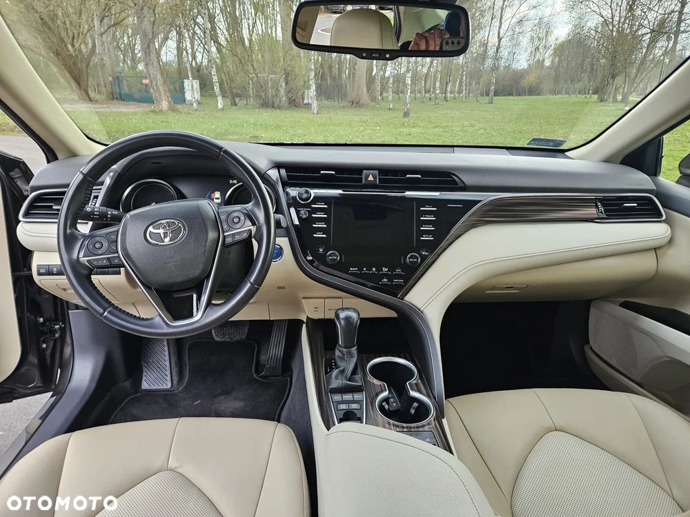 Toyota Camry 2.5 Hybrid Executive CVT - 12