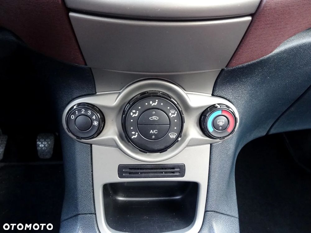 Ford Fiesta 1.25 Trend - 28