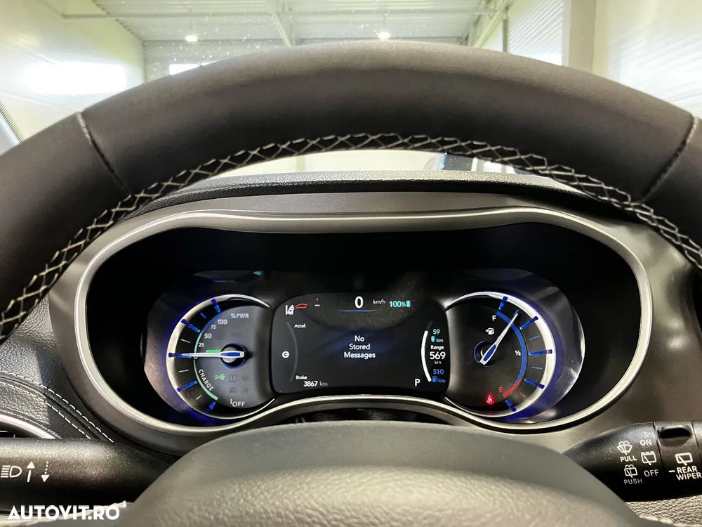 Chrysler Pacifica - 20