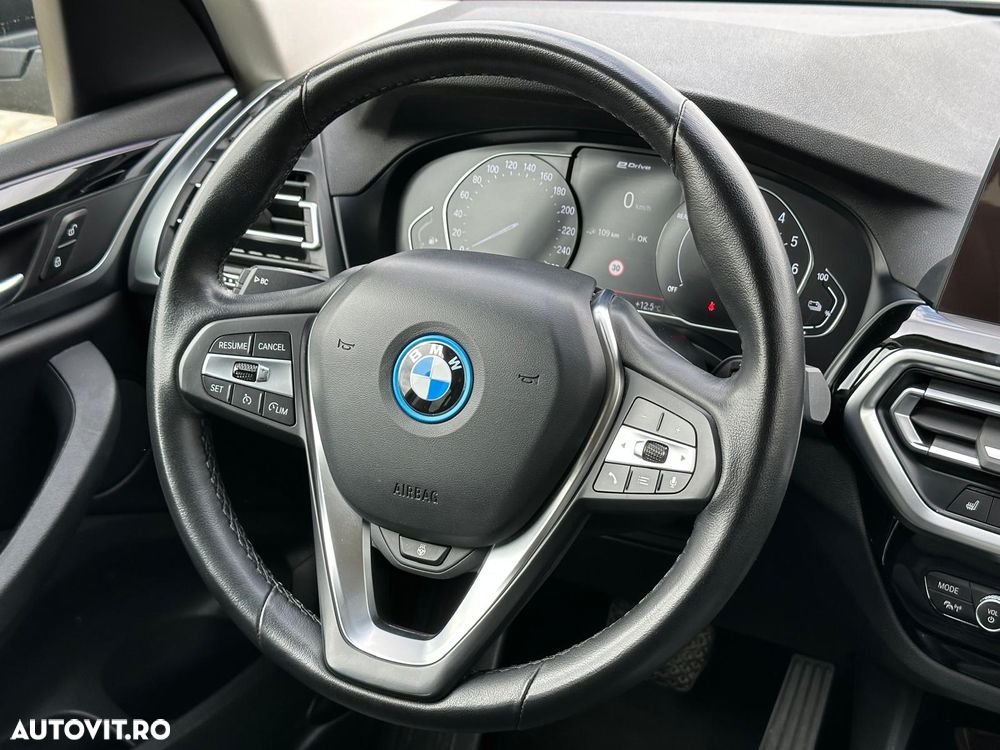 BMW X3 xDrive30e AT PHEV - 23
