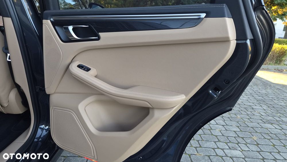 Porsche Macan - 34