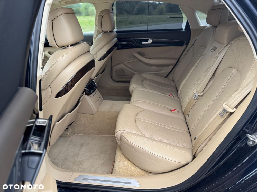 Audi A8 2011 photo 4