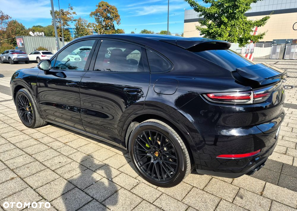 Porsche Cayenne Coupe E-Hybrid - 3