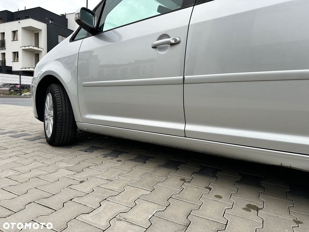 Volkswagen Touran 1.9 TDI Trendline DSG - 24