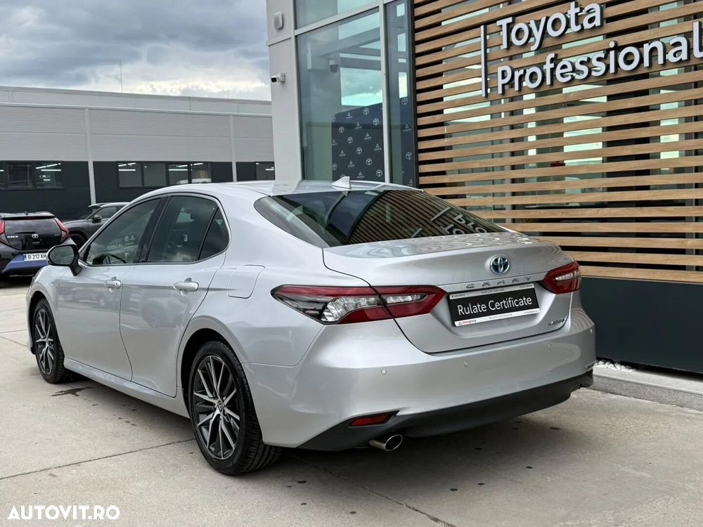 Toyota Camry - 7