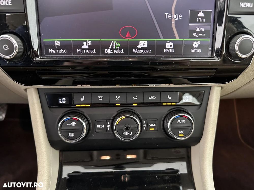 Skoda Superb 2.0 TDI Premium Edition - 22