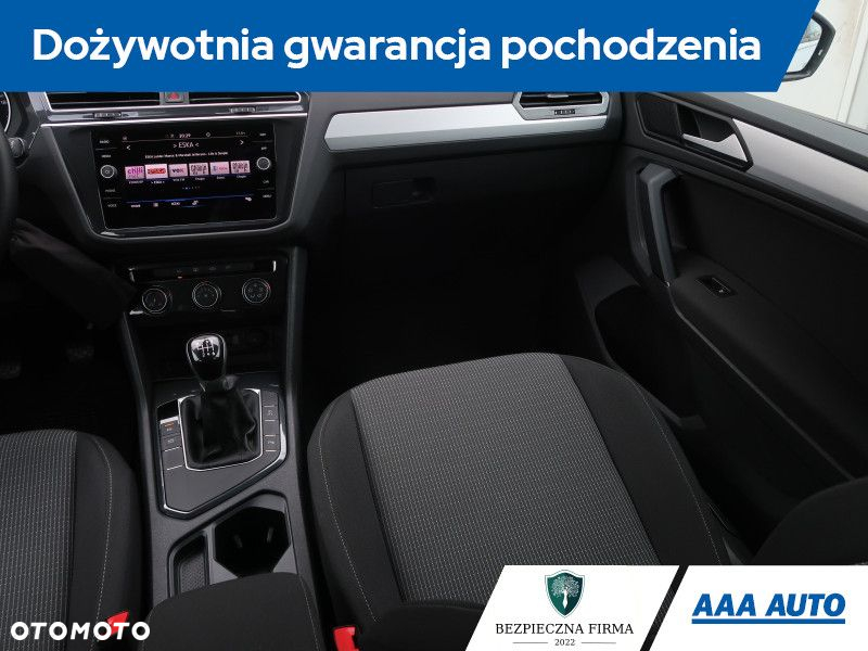 Volkswagen Tiguan - 9