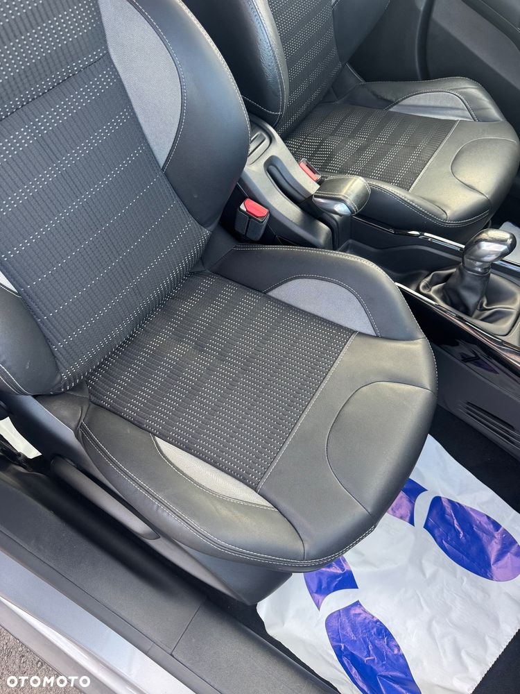 Peugeot 2008 - 14