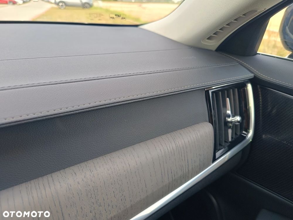 Volvo V90 T8 AWD Plug-In Hybrid Inscription - 33