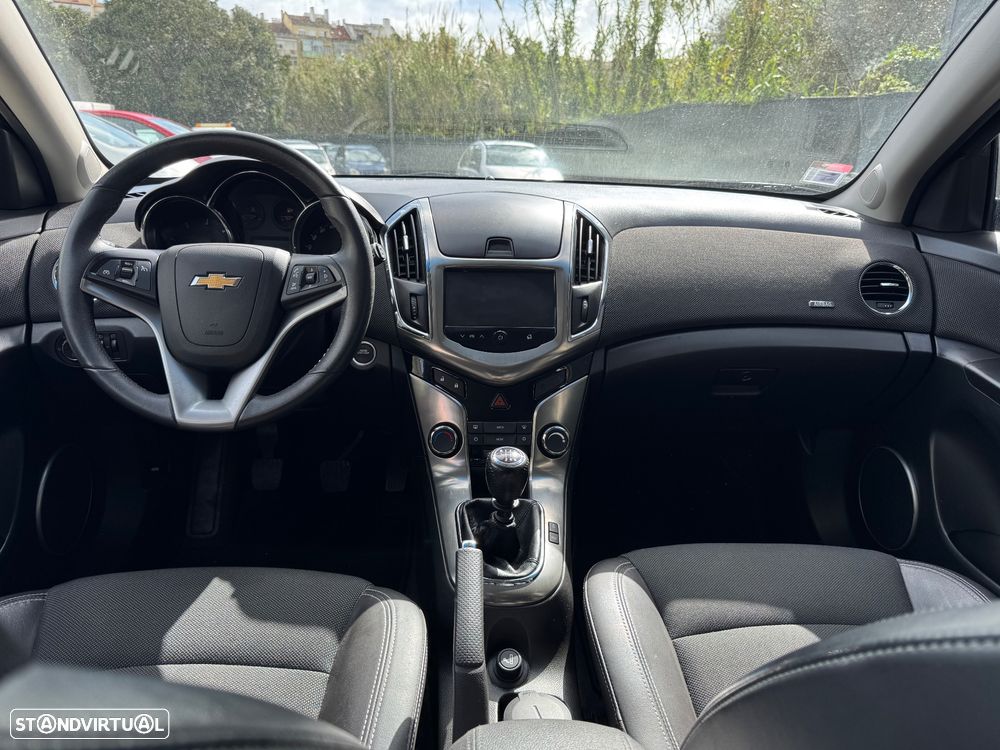 Chevrolet Cruze SW - 12