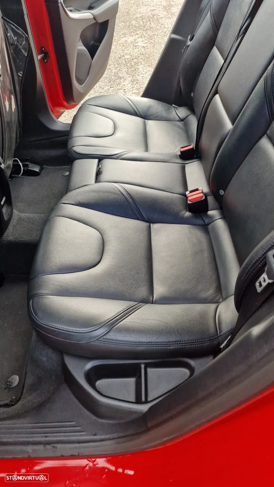 Volvo V40 D4 Summum - 14