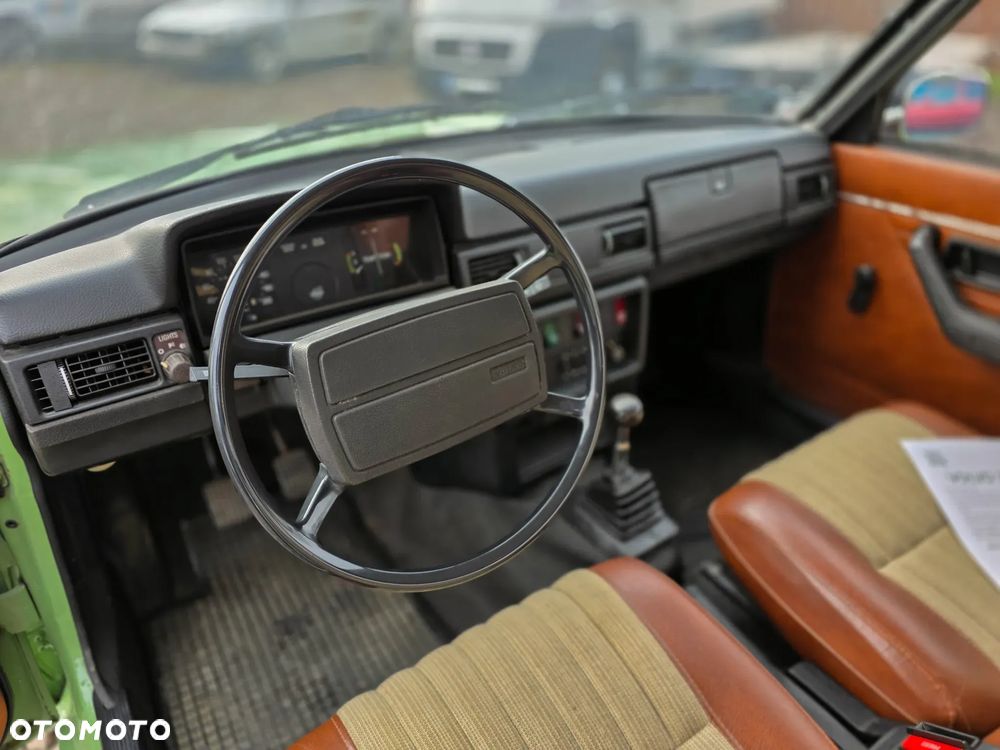 Volvo Seria 200 - 40