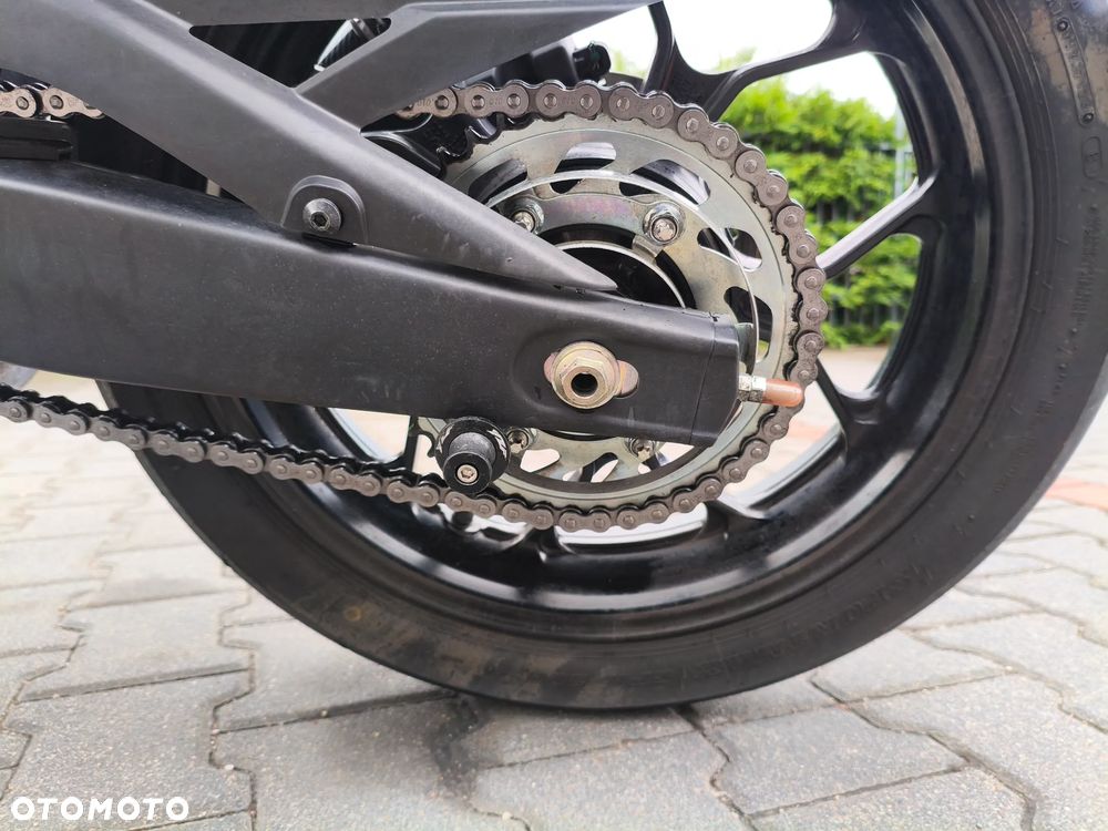 Yamaha R3 - 24