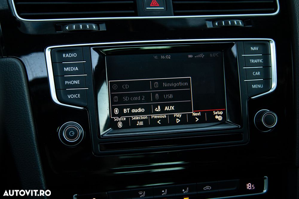 Volkswagen Golf - 29