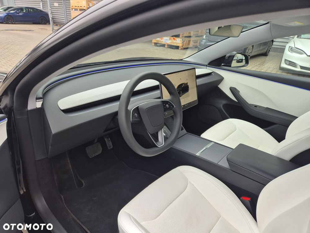 Tesla Model 3 Long Range AWD - 17