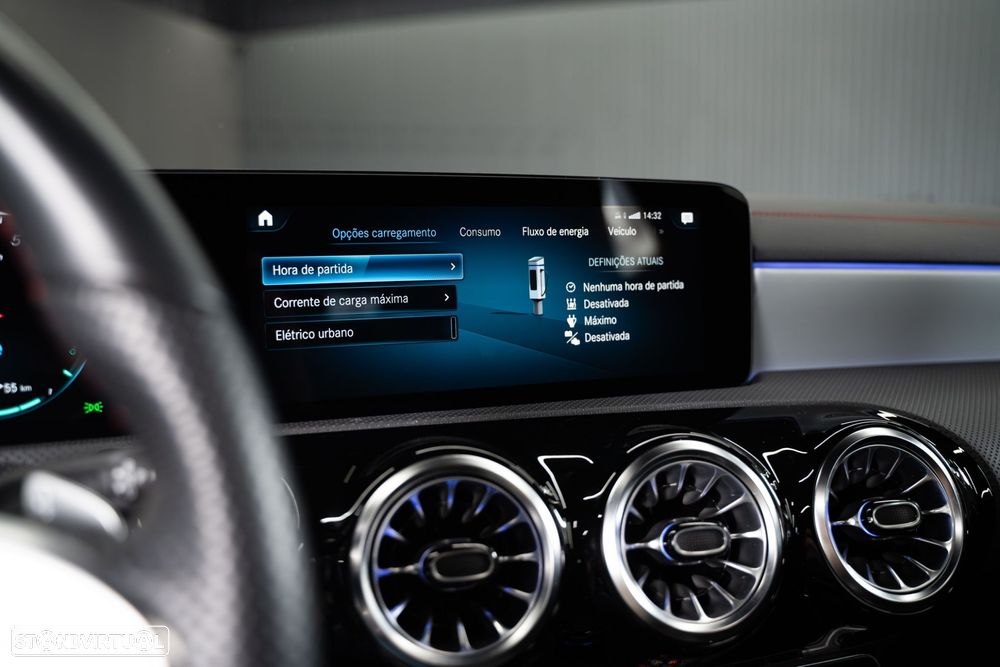 Mercedes-Benz CLA 250 e Shooting Brake AMG Line - 32