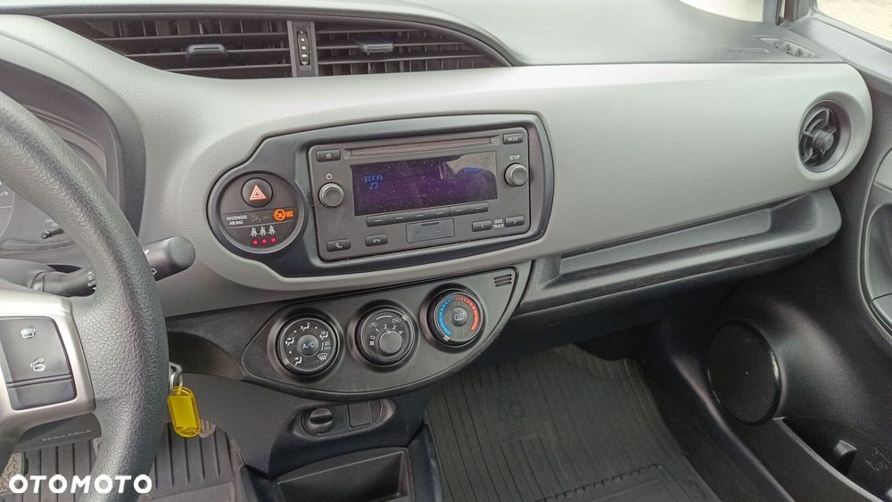 Toyota Yaris - 16