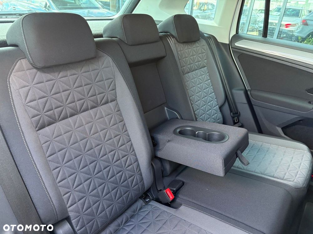 Volkswagen Tiguan - 16