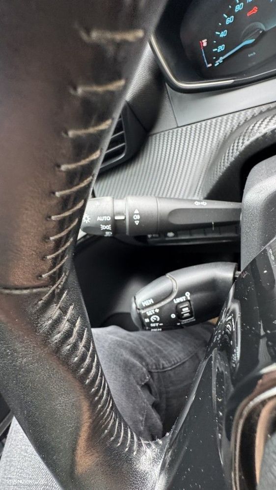 Peugeot e-208 50 kWh Allure - 21