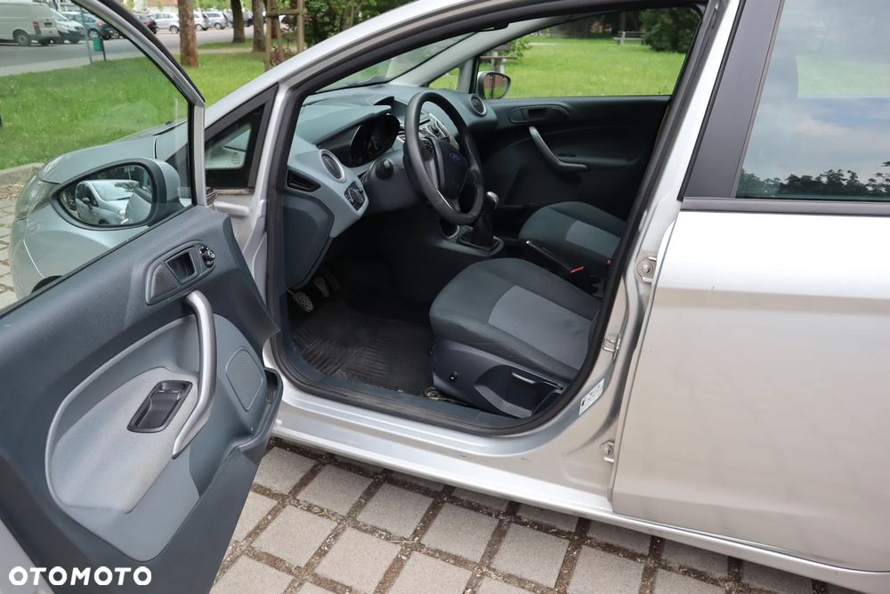 Ford Fiesta 1.25 Ambiente - 11