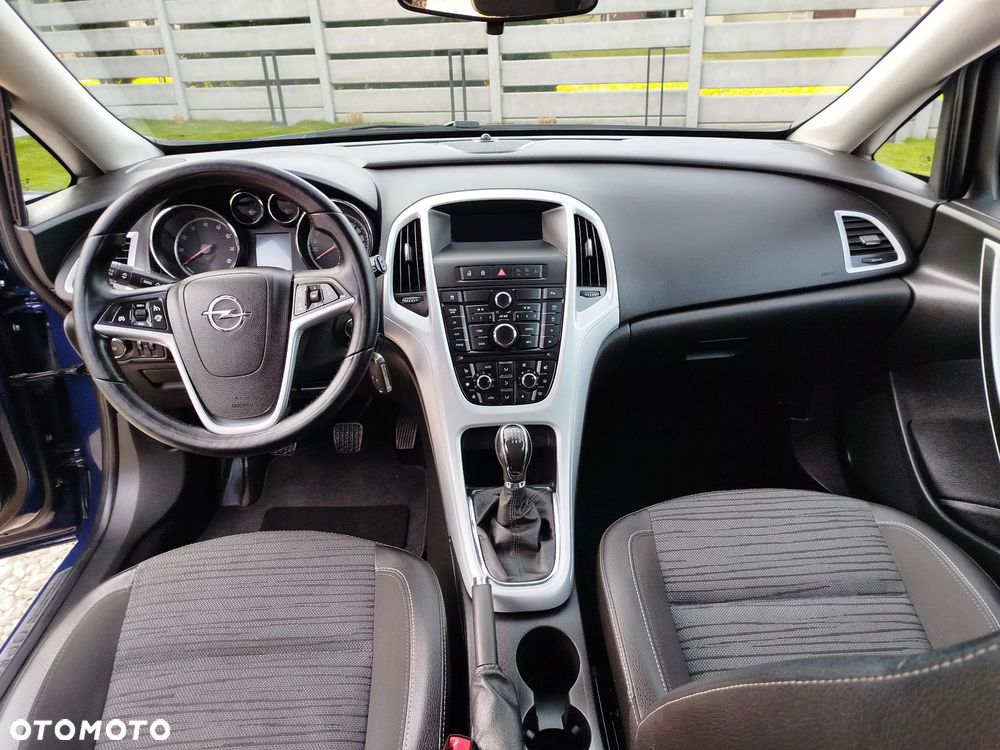 Opel Astra 1.4 Turbo 150 Jahre - 7