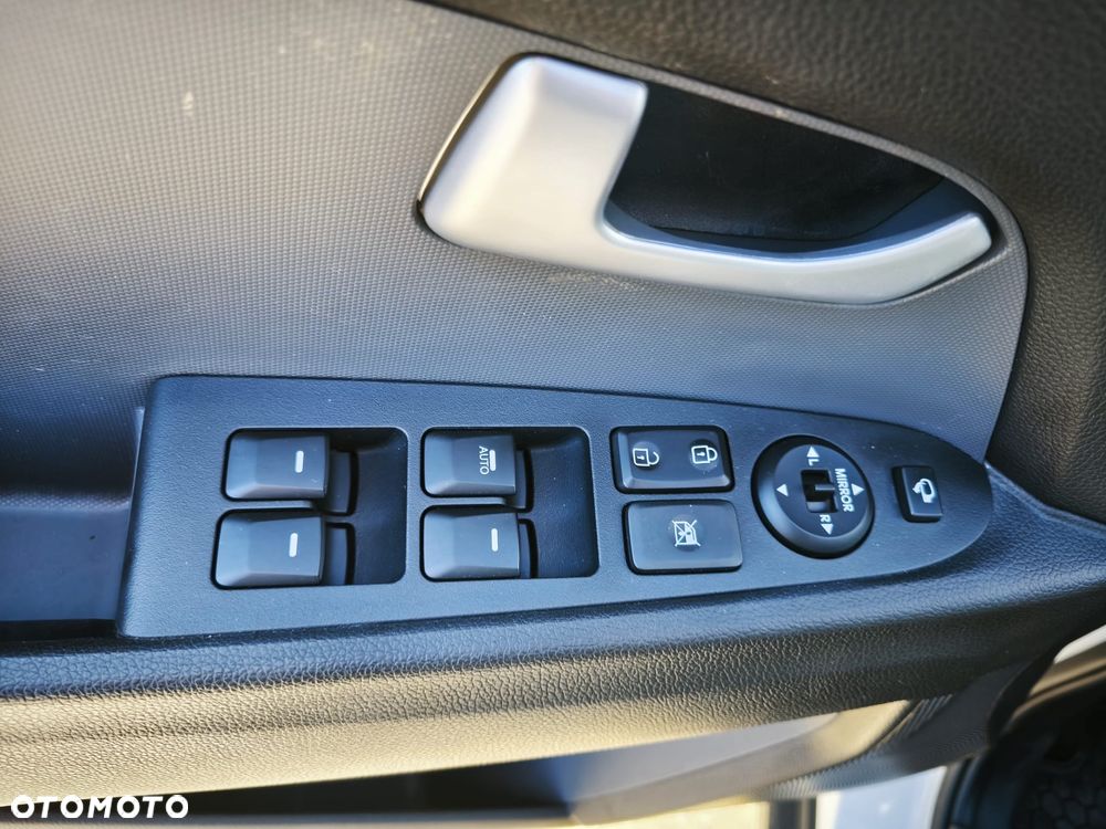 Kia Sportage 2,0 CRDI 2WD ISG Spirit - 26