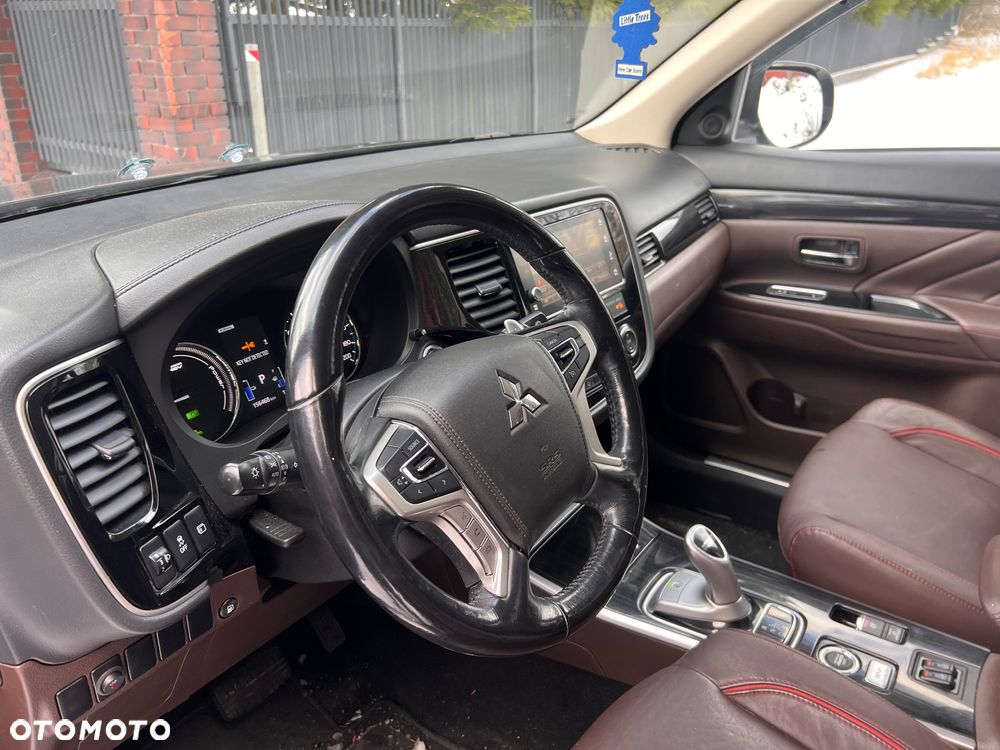 Mitsubishi Outlander 2.0 4WD Top - 15