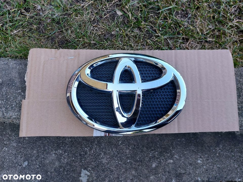 Land Cruiser 150 Lift 17- Emblemat Znaczek Przód