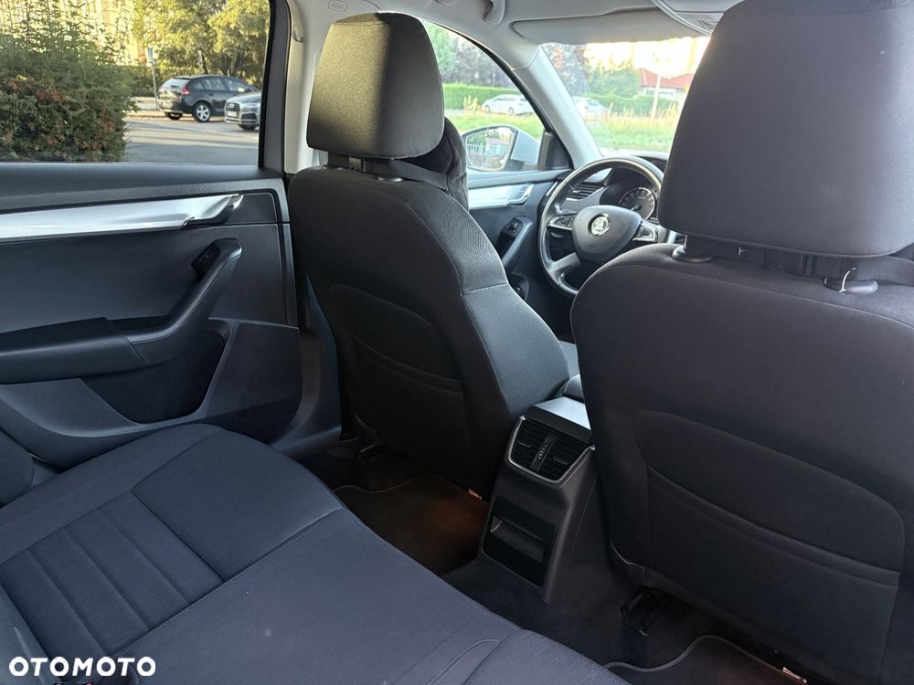 Skoda Octavia 2.0 TDI Ambition DSG - 8