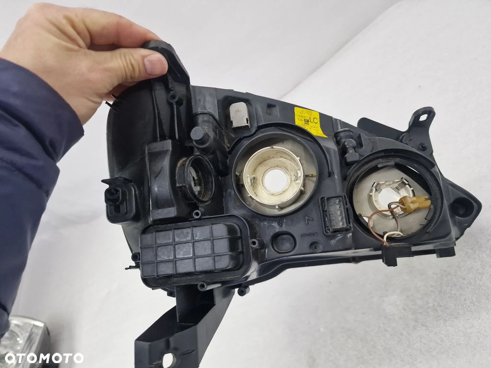 OPEL CORSA C 00-05 LEWA LAMPA PRZEDNIA PRZÓD , AUTOMOTIVE LIGHTING , NR 0301172201 , NR AUKCJI LA559 - 9