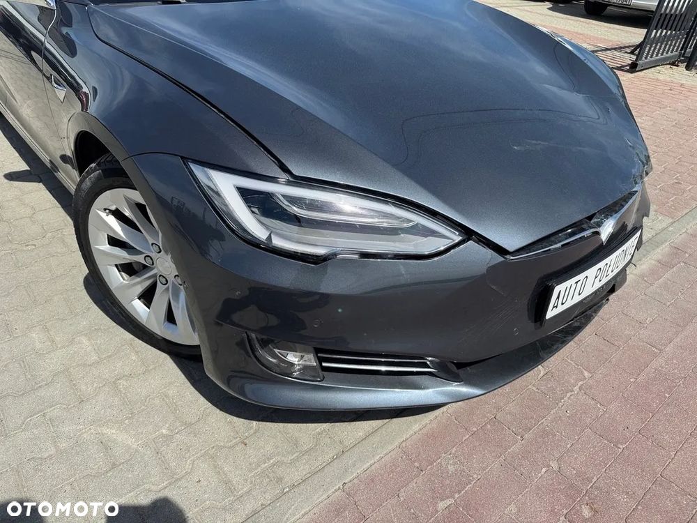 Tesla Model S - 14