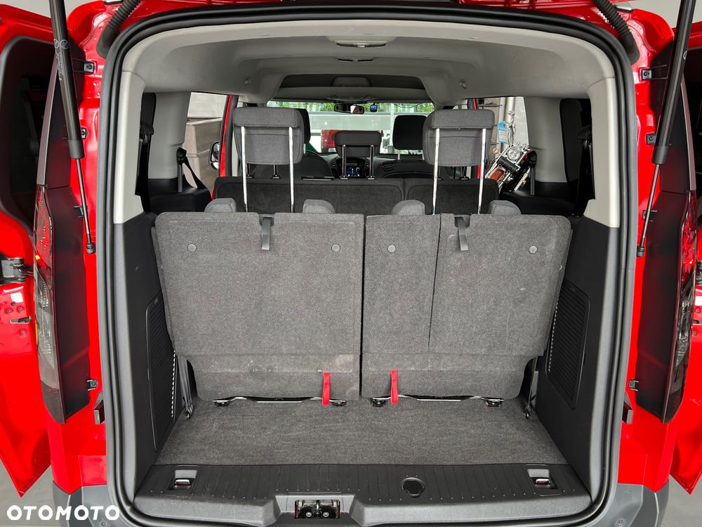 Ford Tourneo Connect 1.6 EcoBoost Titanium - 24