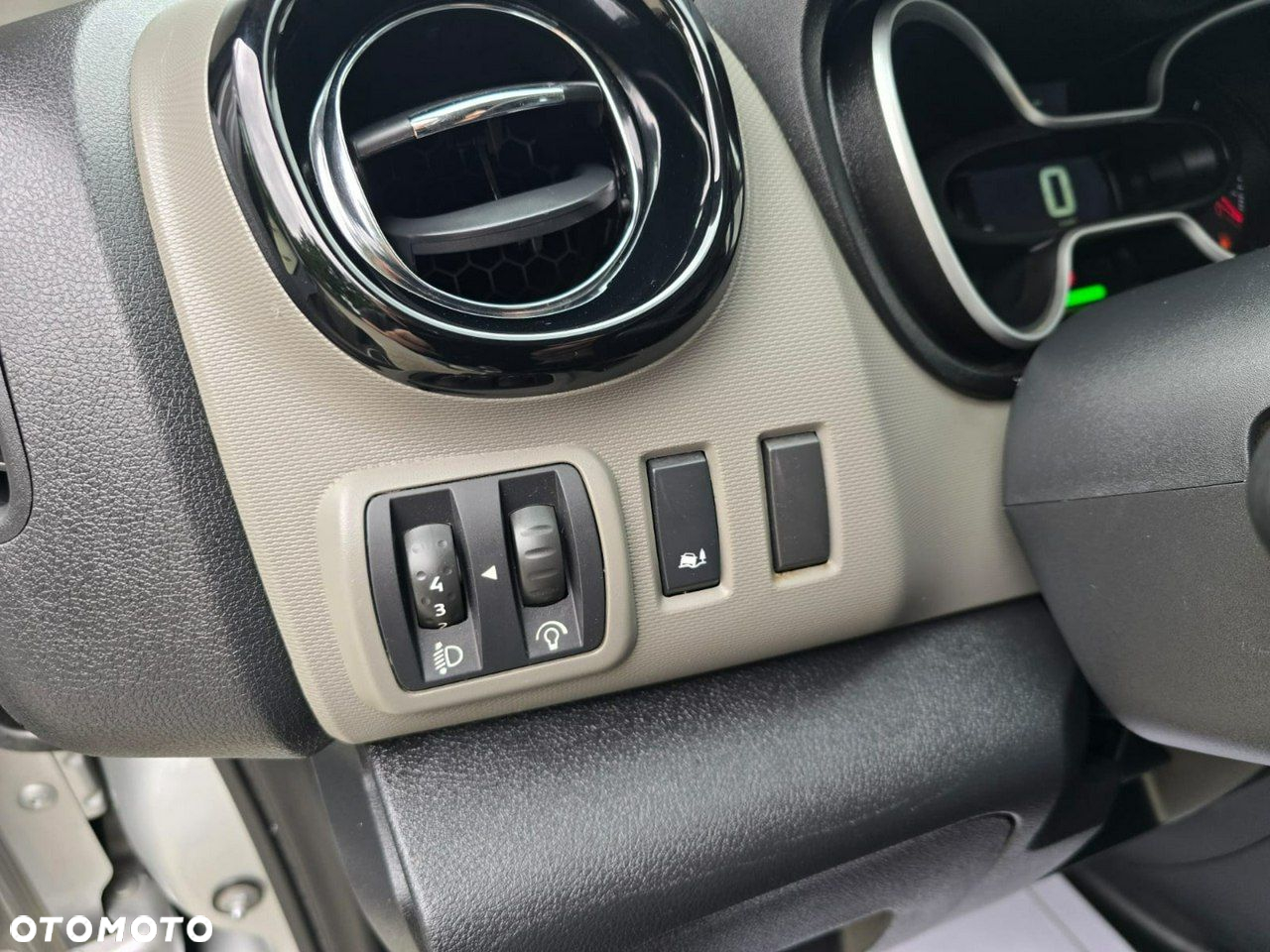 Renault Trafic - 25