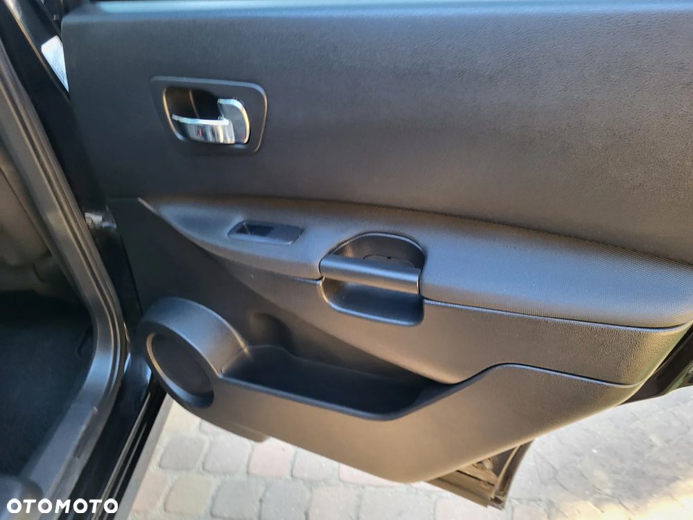 Nissan Qashqai+2 2.0 visia - 16