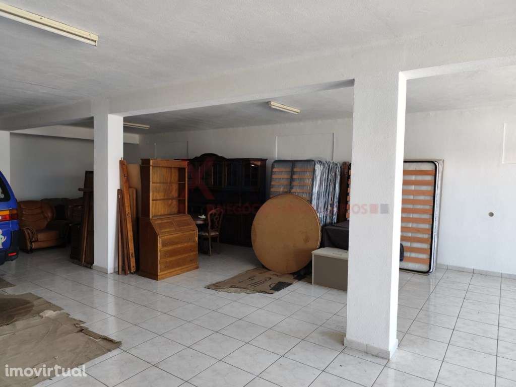 Excelente Armazém /Espaço comercial em Seia - Grande imagem: 3/7
