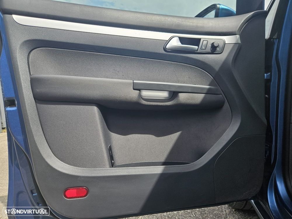 VW Touran 1.6 TDI Blue.Trendline 7L - 53