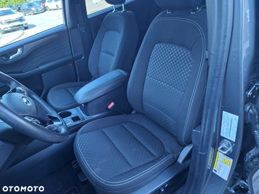 Ford Kuga - 25