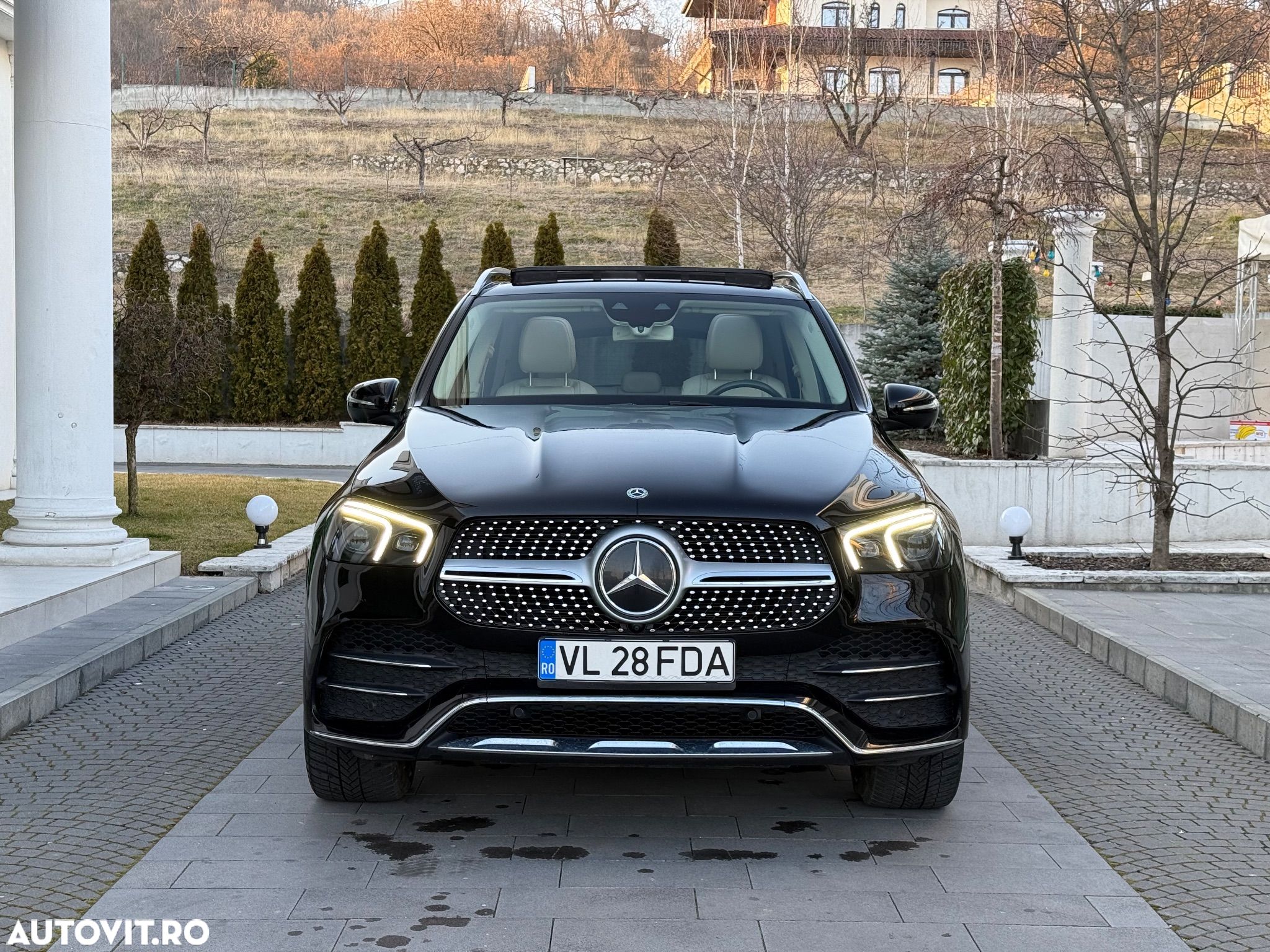 Mercedes-Benz GLE 300 d 4MATIC - 1