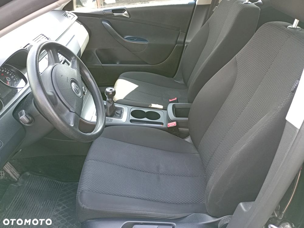 Volkswagen Passat 2.0 TDI DPF Trendline - 4