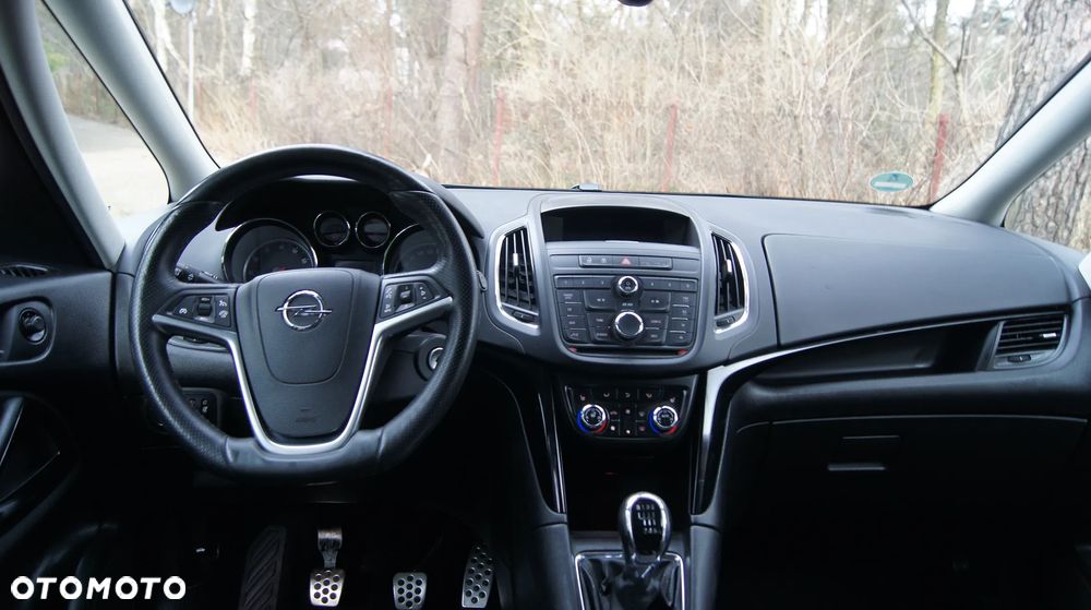 Opel Zafira - 15