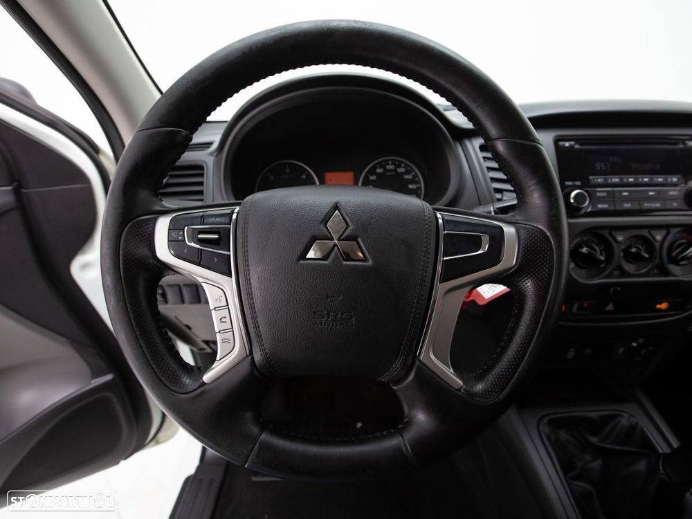 Mitsubishi L200 2.4 DI-D Club Invite 4WD c/IVA - 13