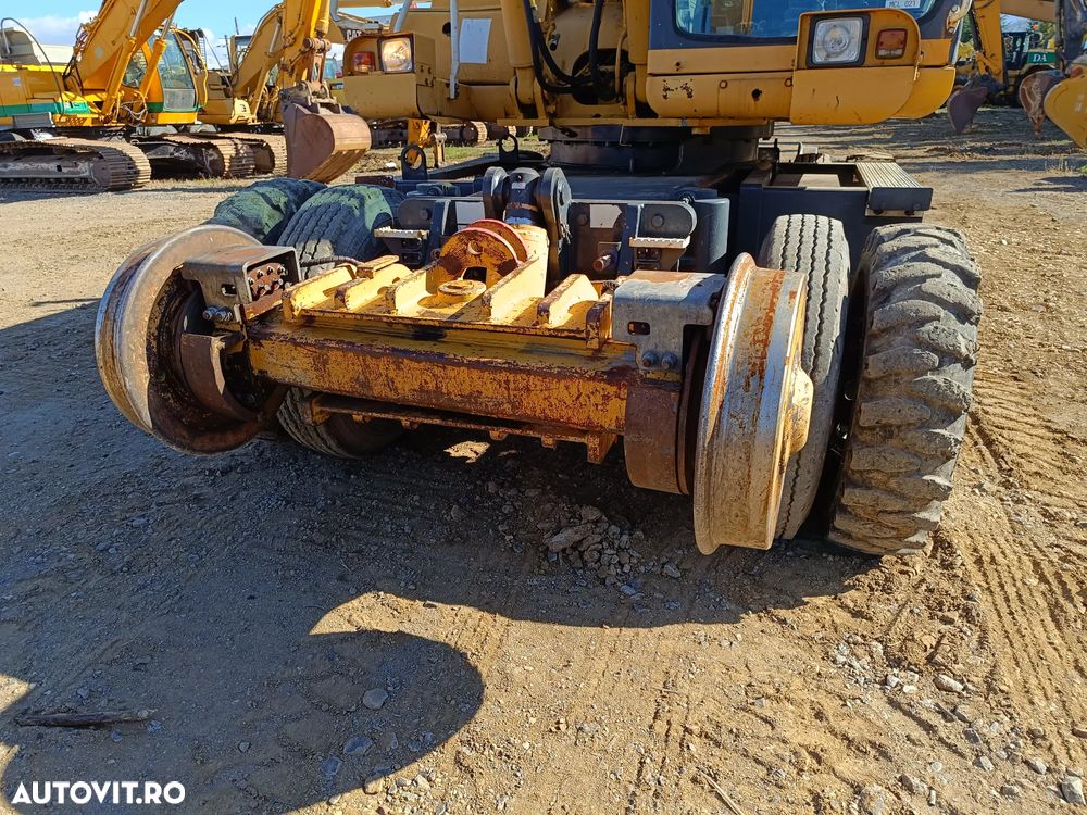 Komatsu PW170ES-6 - 11