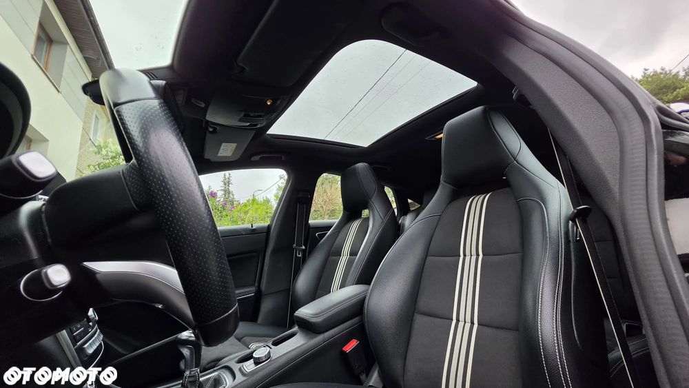 Mercedes-Benz CLA 180 AMG Line - 3
