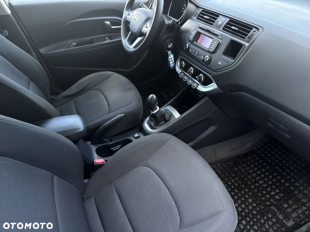 Kia Rio 1.4 M - 18